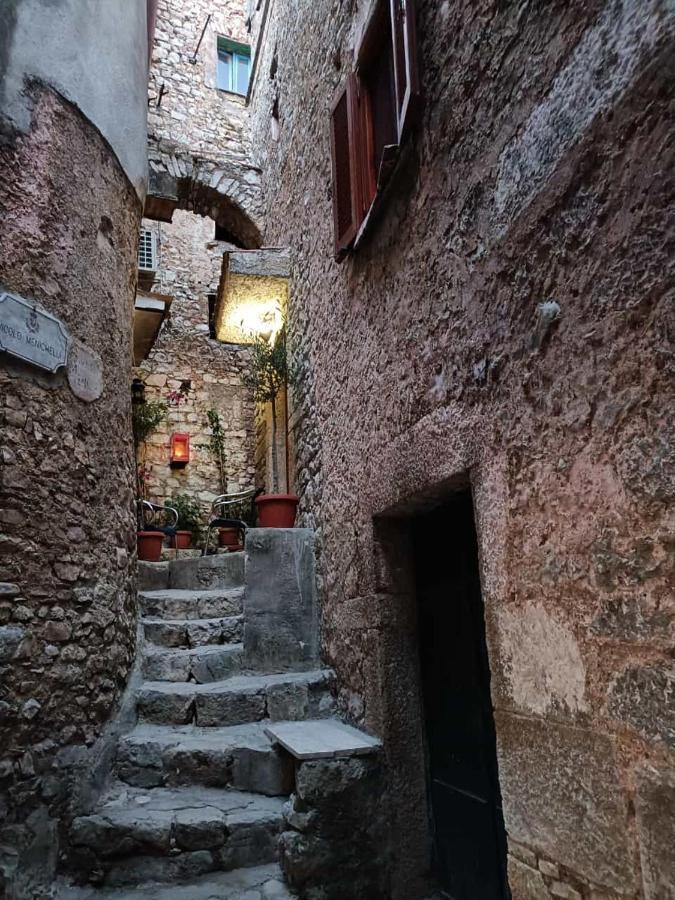 A Casa Di Carla Lägenhet Sonnino Exteriör bild